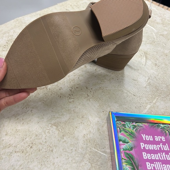 Woman Boots 👢♥️many sizes available - Picture 2 of 6